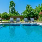 Agricola With Private Swimming Pool Villa *