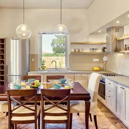 Agricola With Private Swimming Pool Vilă