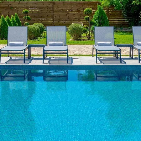 Agricola With Private Swimming Pool