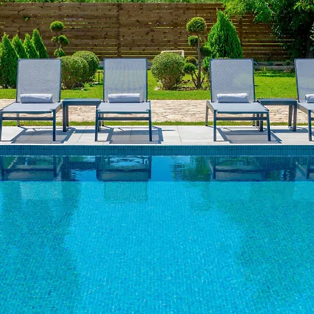 Agricola With Private Swimming Pool Vila