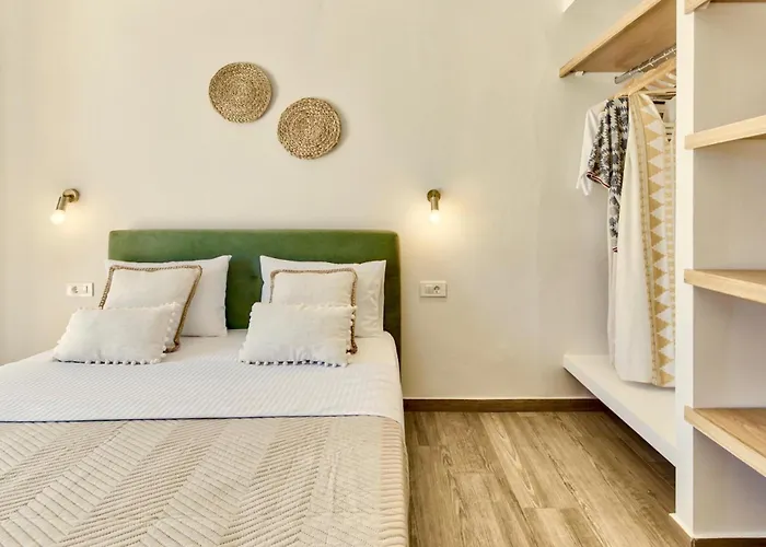 Agricola With Private Swimming Pool Villa *