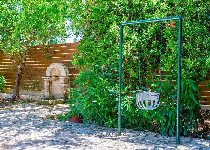 Agricola With Private Swimming Pool Villa *