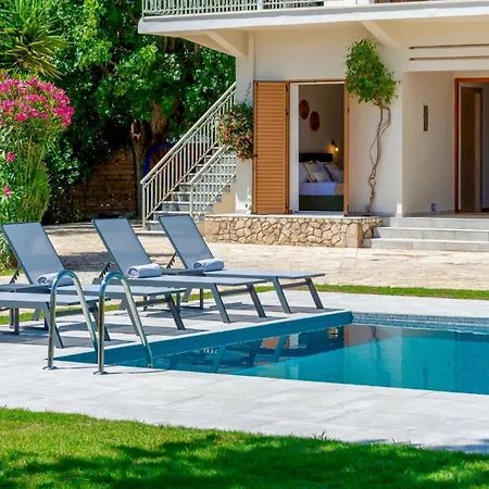 Agricola With Private Swimming Pool